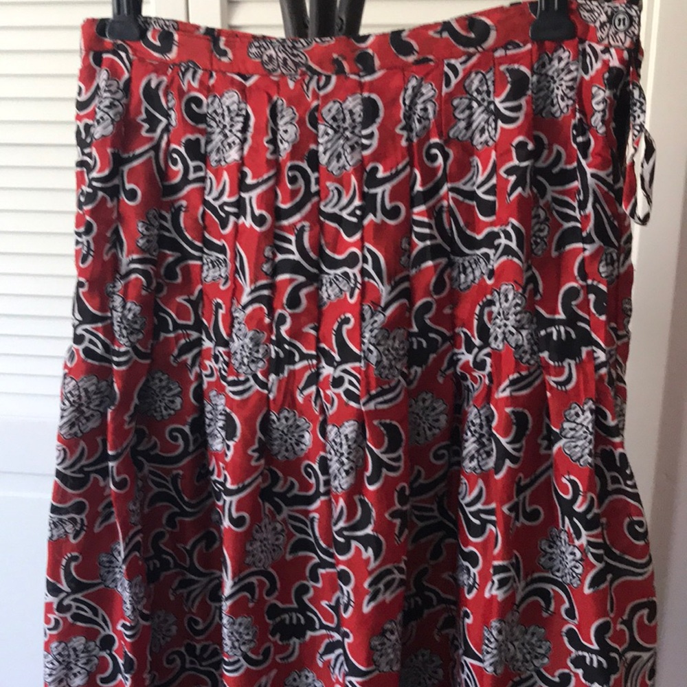 “MixNouveau New York” long skirt Red/Black Small